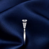 Round Graduated Diamond Ring