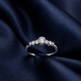 Round Graduated Diamond Ring
