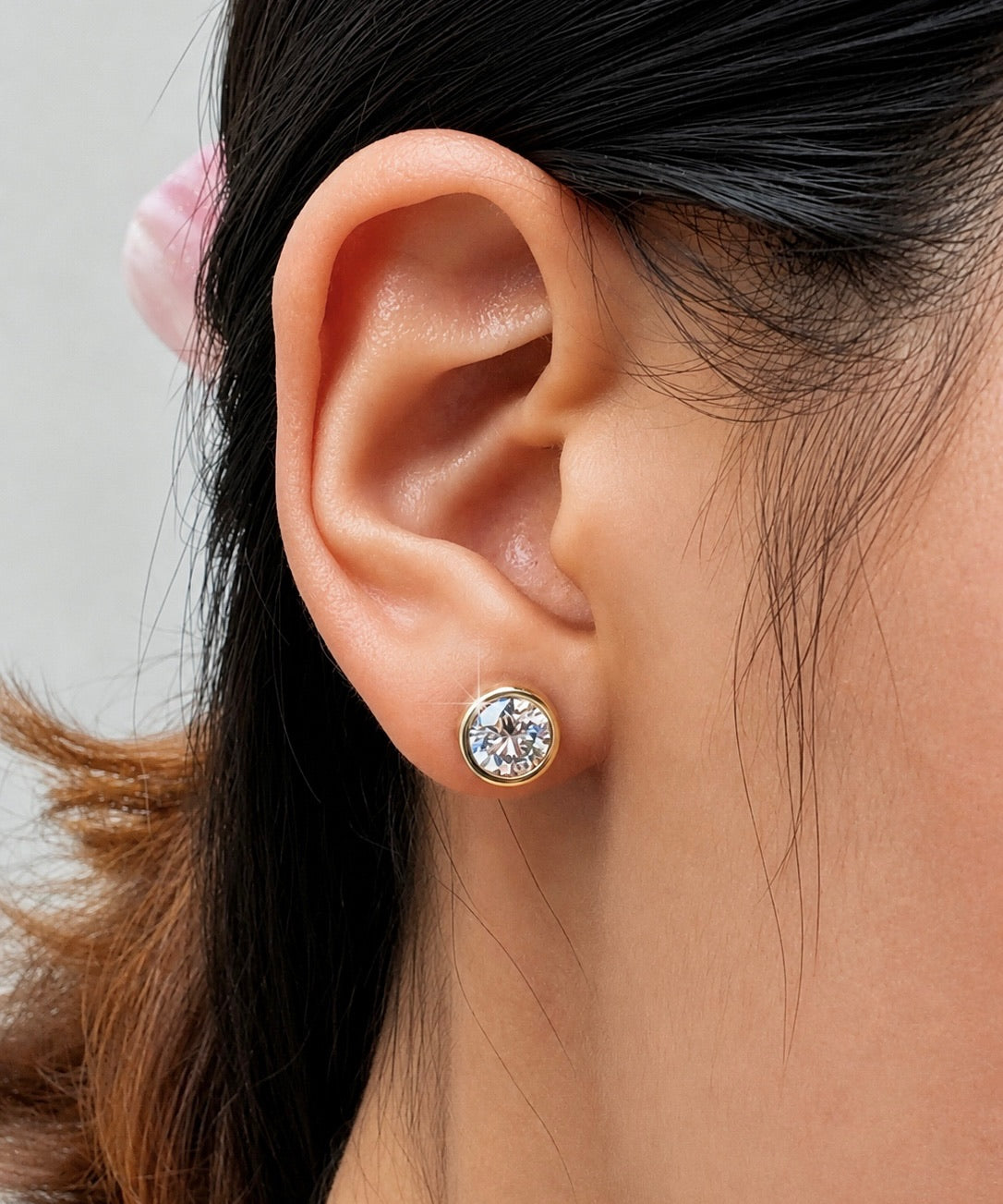 Round Bezel Stud