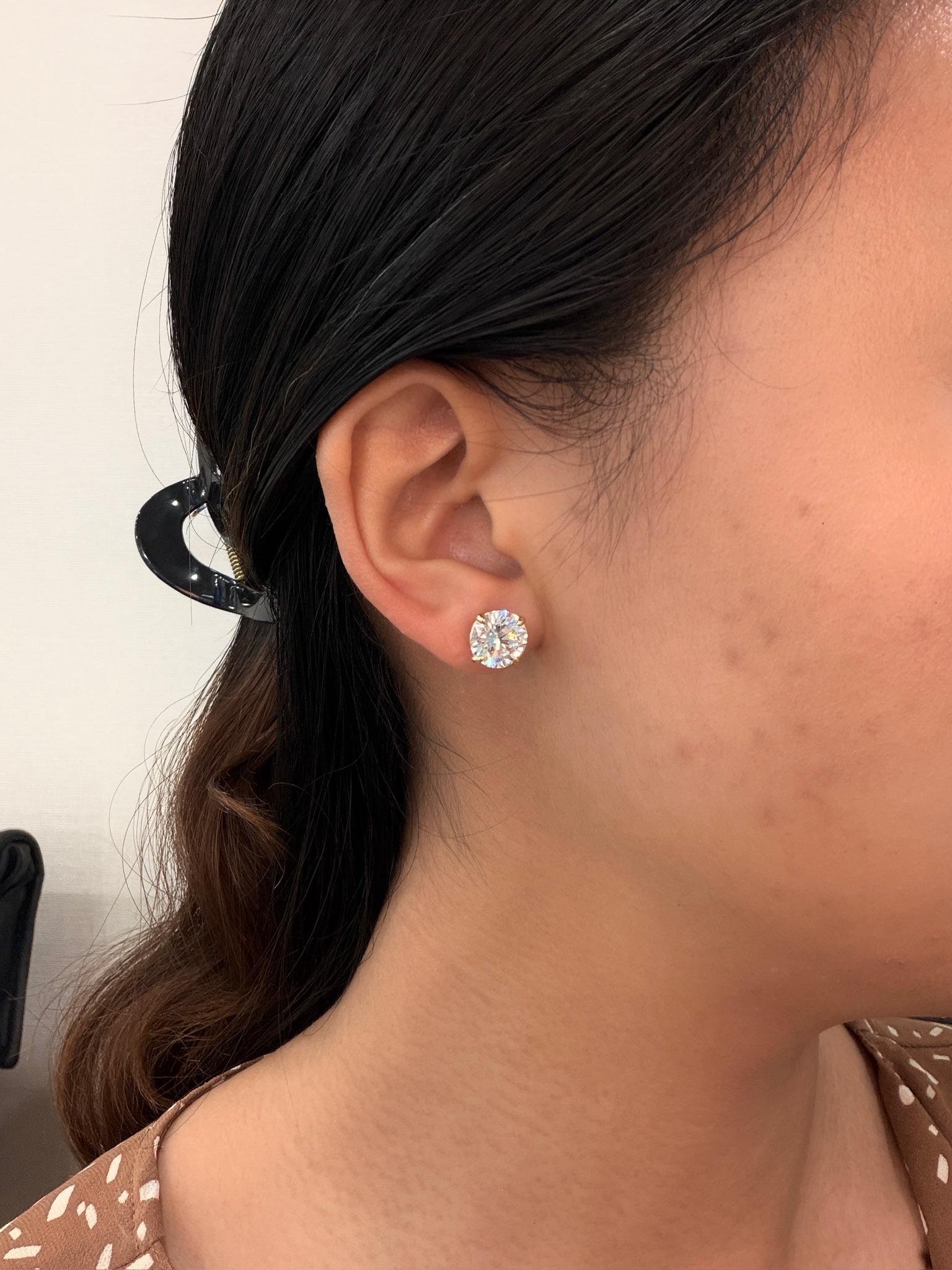 Round Solitaire Stud 3ct