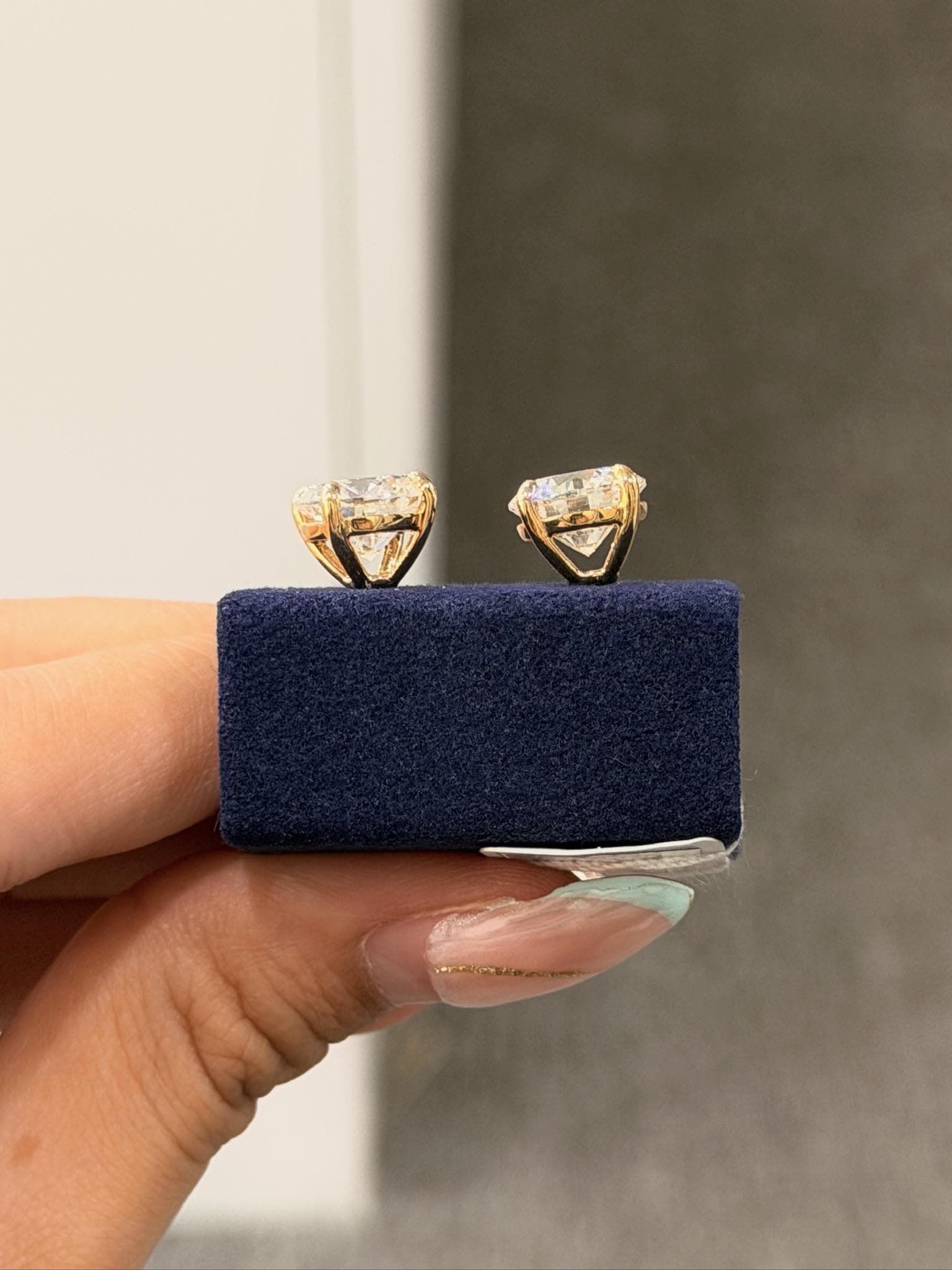 Round Solitaire Stud 3ct