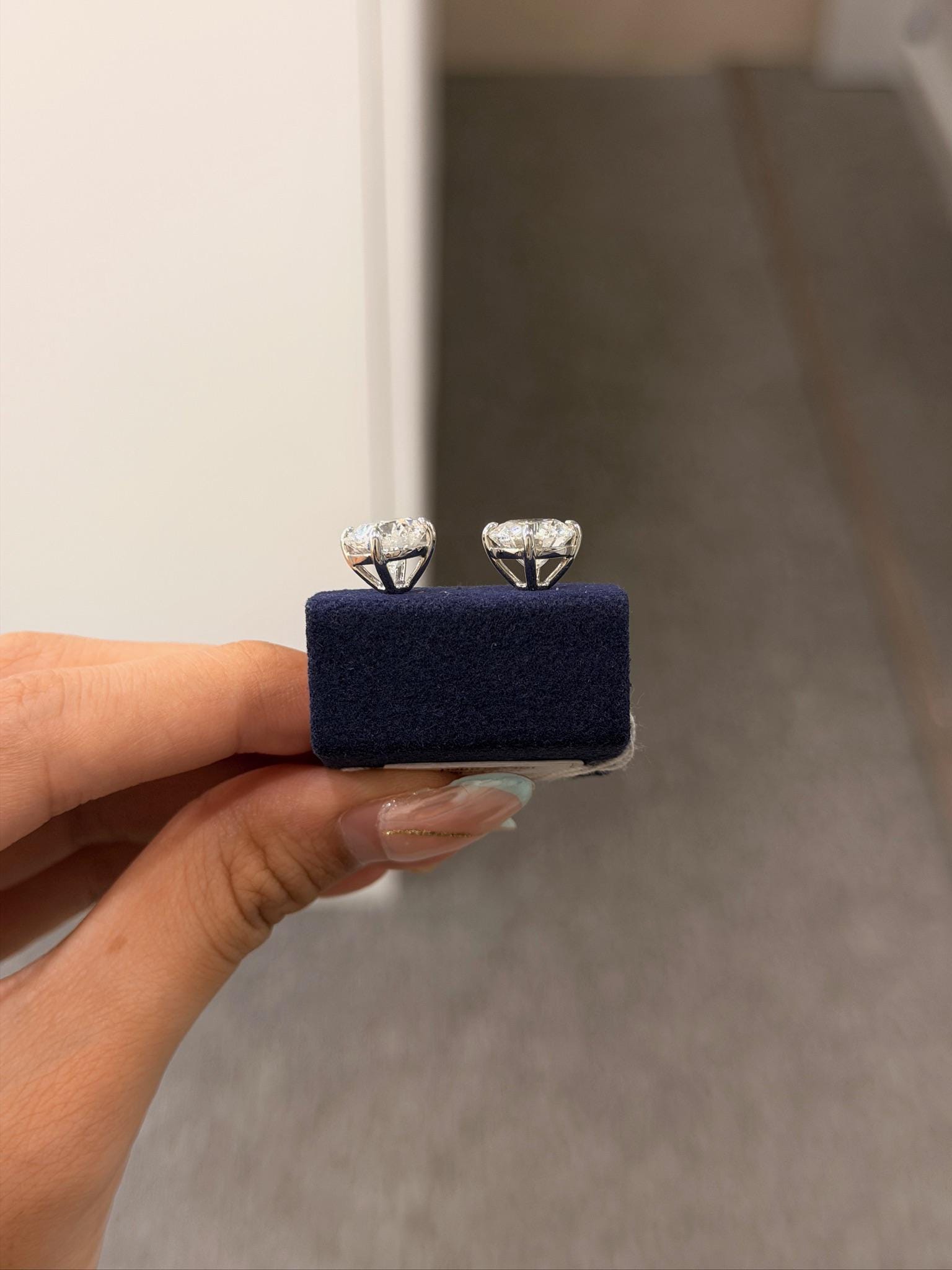 Round Solitaire Stud 3ct